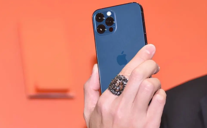 汉寿苹果手机维修分享iPhone12系列重启方法教程 